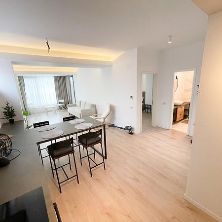 Warm Hotel Apartment Бухарест Экстерьер фото