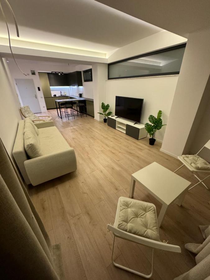 Warm Hotel Apartment Бухарест Экстерьер фото