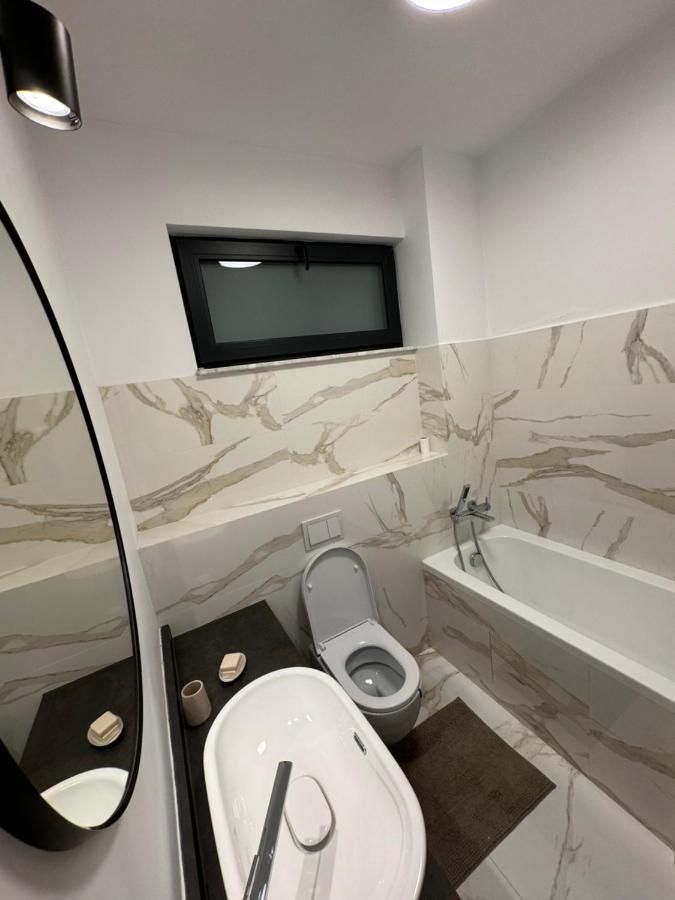 Warm Hotel Apartment Бухарест Экстерьер фото