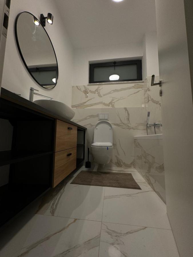Warm Hotel Apartment Бухарест Экстерьер фото