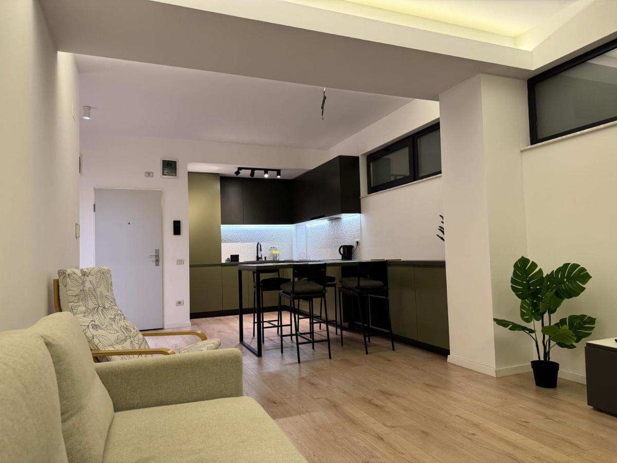 Warm Hotel Apartment Бухарест Экстерьер фото