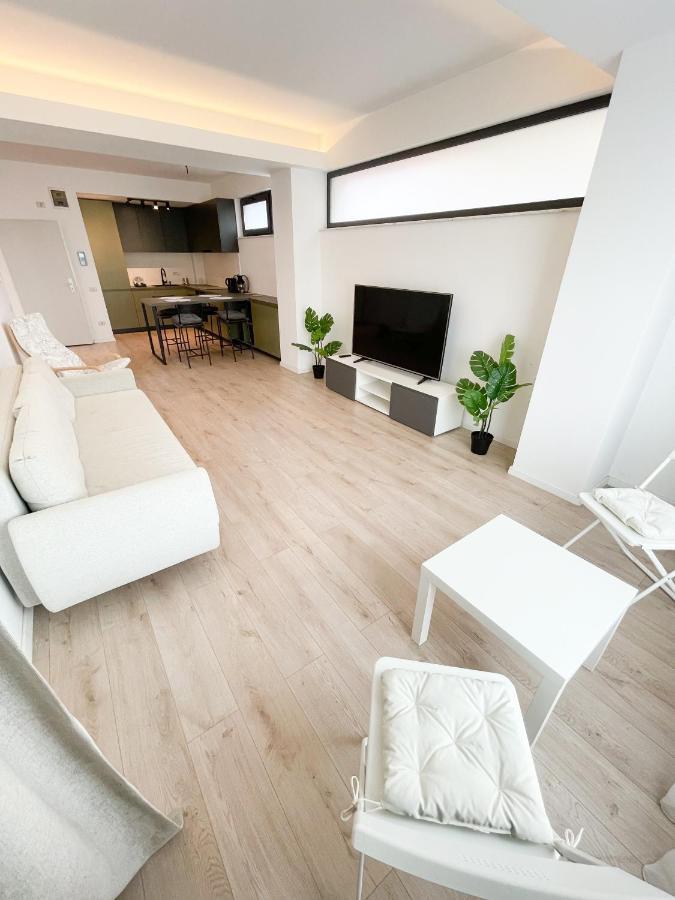 Warm Hotel Apartment Бухарест Экстерьер фото