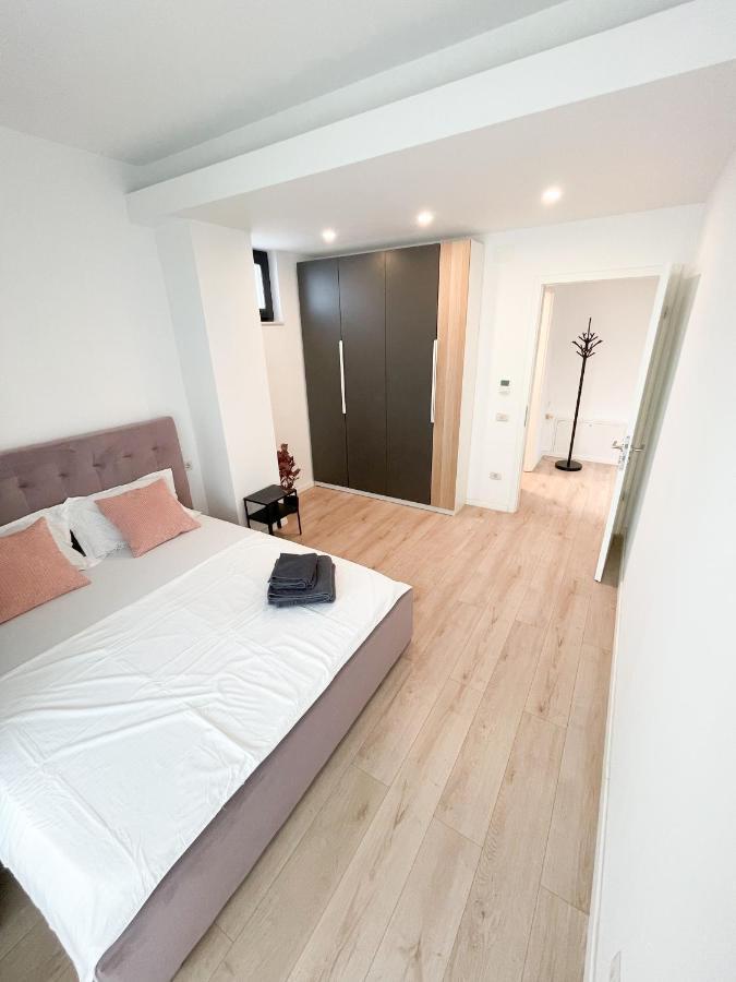 Warm Hotel Apartment Бухарест Экстерьер фото